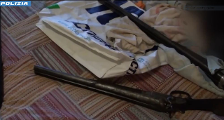 Asti, tre arresti e 12 indagati. Sequestrate armi e droga